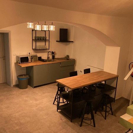 Capsule Hostel Erbenova Praha Exteriér fotografie