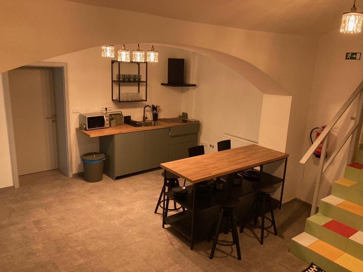 Capsule Hostel Erbenova Praha Exteriér fotografie
