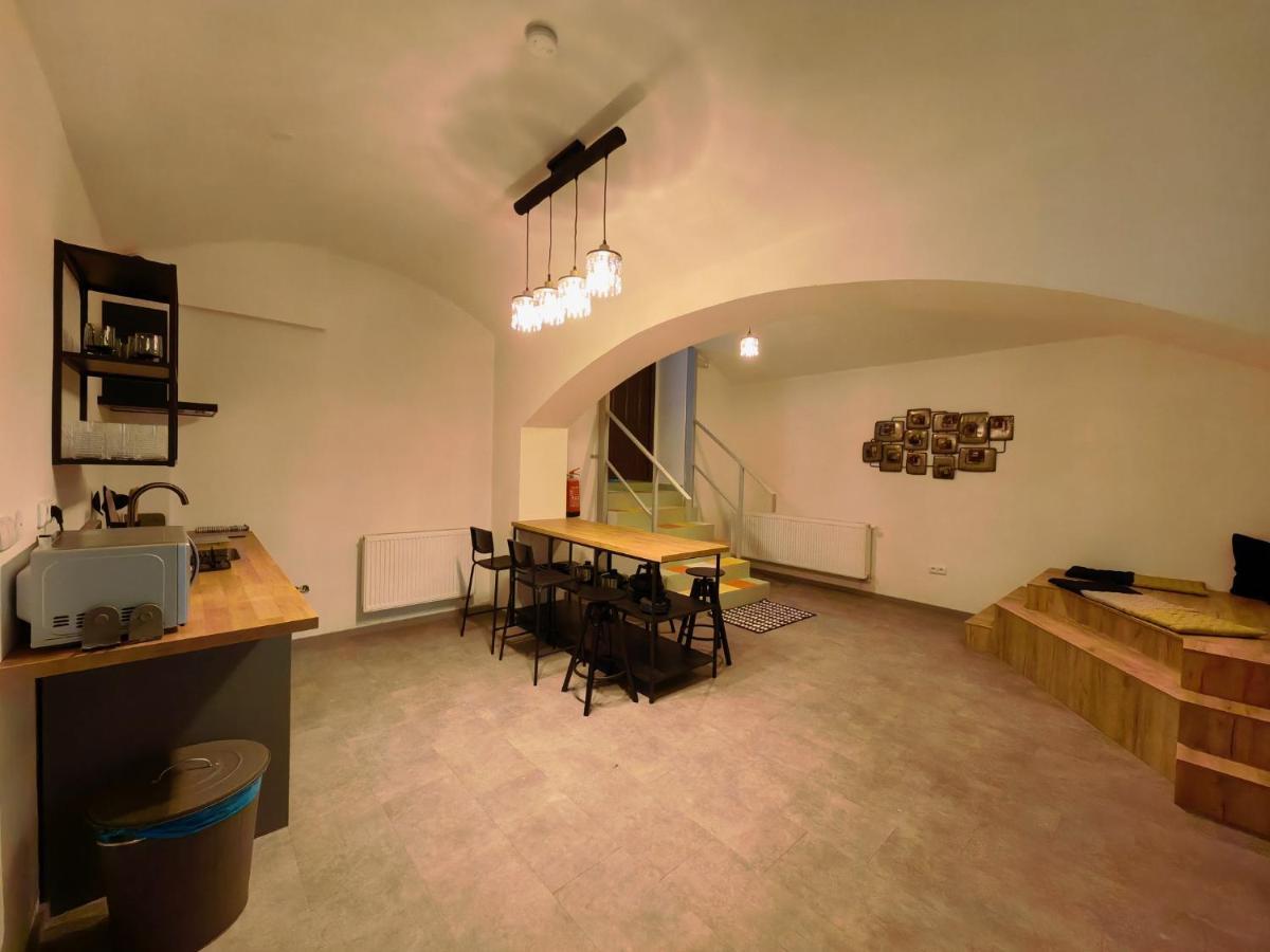 Capsule Hostel Erbenova Praha Exteriér fotografie